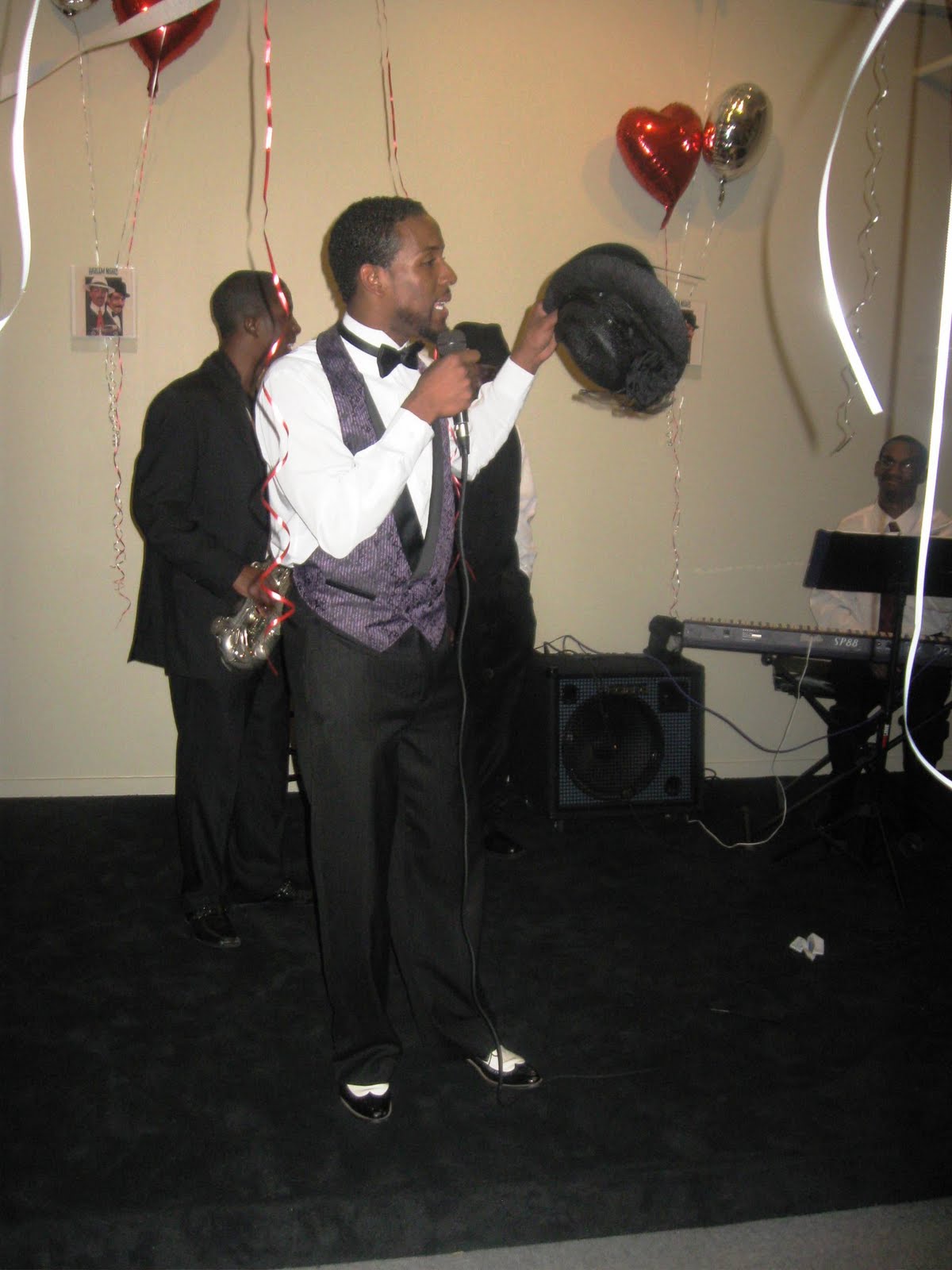 Harlem Nights Costumes http://maatology.blogspot.com/2010/08/out-862-joel-kings-harlem-nights-themed.html