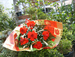 boquet de seis rosas nacional R$30.00