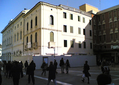 hm, centro padova, piazzetta garzeria
