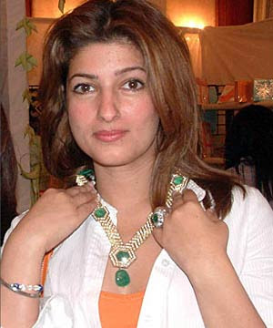 Hot Scene of Twinkle Khanna Hot Scene of Twinkle Khanna