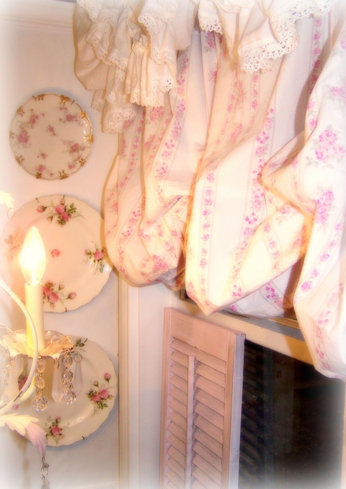 Olivia's Romantic Home Shabby Roses Teacups & Crystals