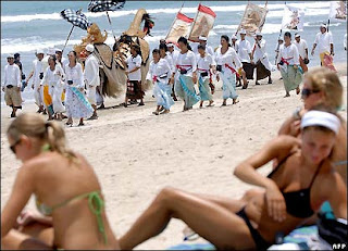 COWBOYS IN PARADISE film gigolo bali COWBOYS IN PARADISE film gigolo bali