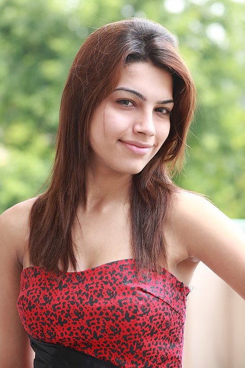 aakriti splitsvilla 4