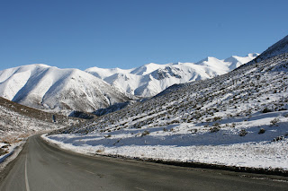 NZ porters pass with snow