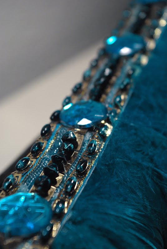 fashion accessories DIY tutorial clutch with feathers