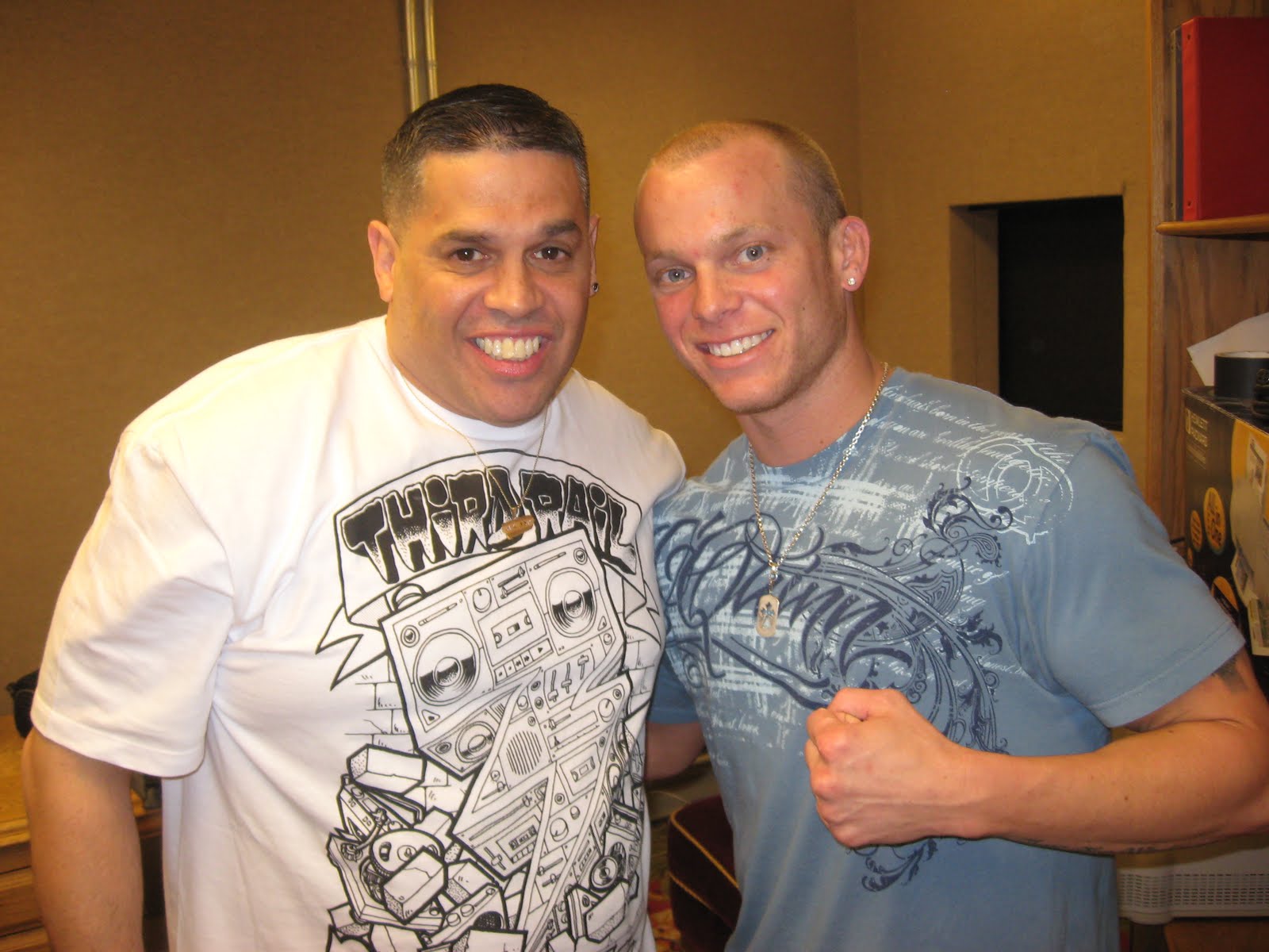 http://4.bp.blogspot.com/_7Ijf0hsr8BQ/TBLsJyV4rWI/AAAAAAAAAD4/-YQs5HpxC2c/s1600/UFC%2B114%2B023.jpg