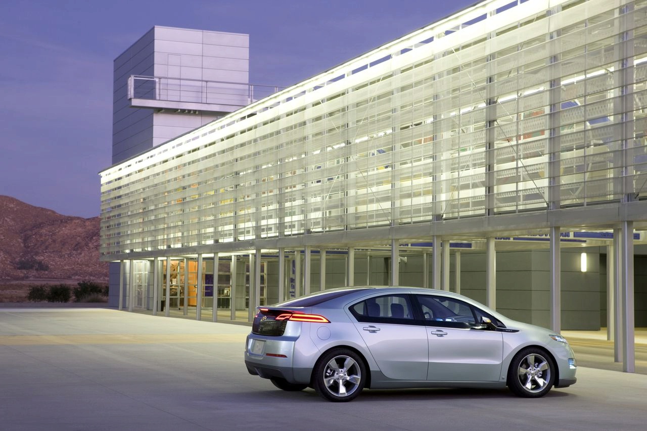 http://4.bp.blogspot.com/_7LQxj656qB0/TAzs_YGManI/AAAAAAAAHTc/34xhrRHJEUA/s1600/2011+Chevrolet+Volt+2.jpg