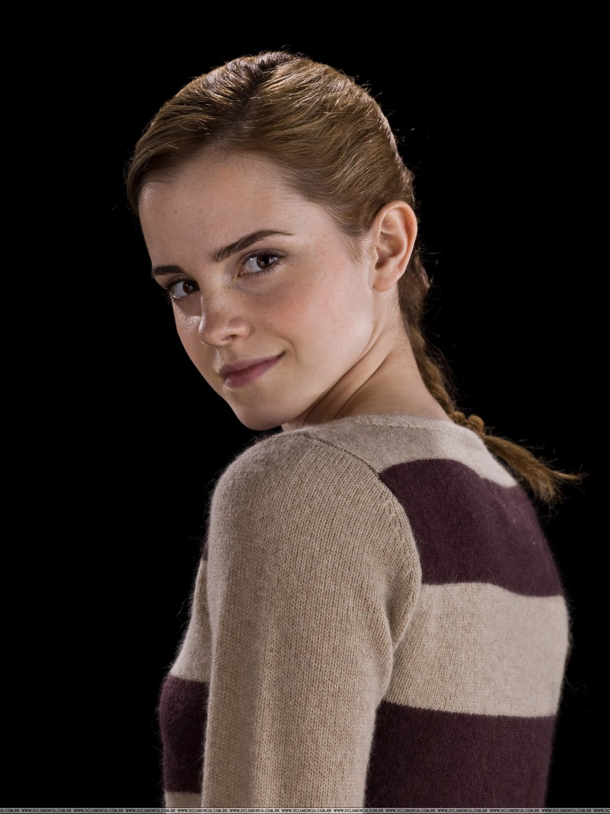 http://4.bp.blogspot.com/_7L_PCnGDtjA/Swk-vt5GTiI/AAAAAAAAAXw/A0q72MXwc1g/s1600/emma-watson-shoot4.jpg