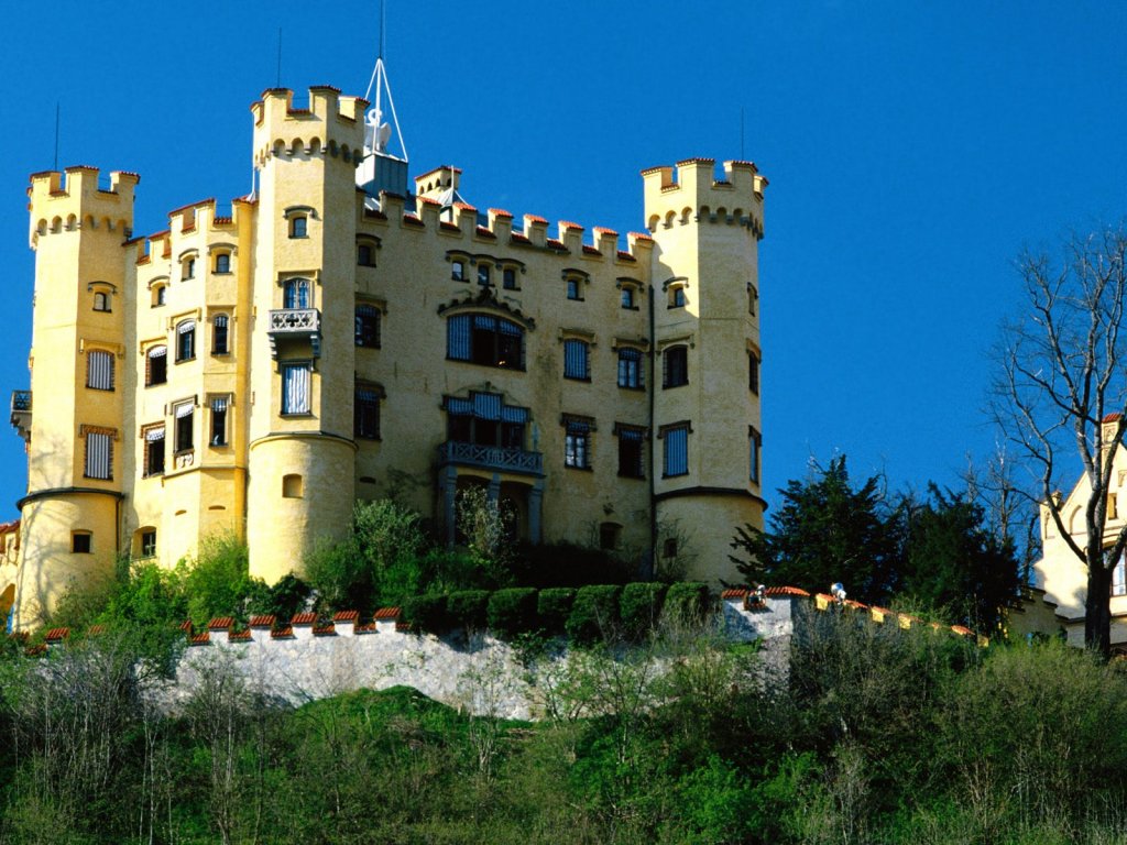 JL Inside 10 Most Beautiful Castles In The World