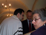 Rabbi Hillel & Sharon rolling scrolls