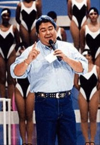 Faustão, que apresenta vídeo cassetadas, até hoje.
