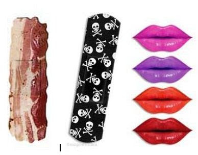 Curativos adesivos com estampas de bacon, beijo e pirata