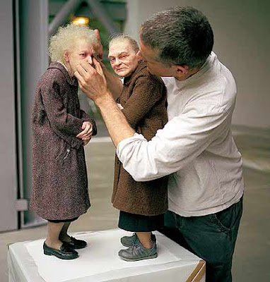 Ron Mueck – as duas idosas