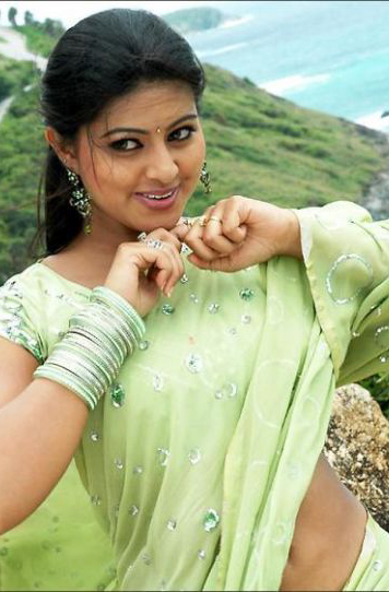 Exclusive Tamil Actresses In Saree Collection Pics glamour images