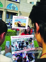 piquet de boycott devant carrefour boycott carrefour chine