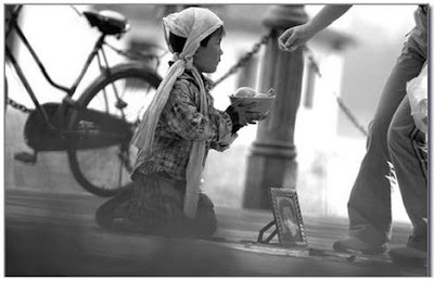 enfant mendiant un secours