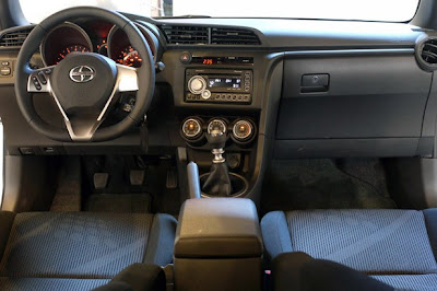 2011 Scion tC Pictures