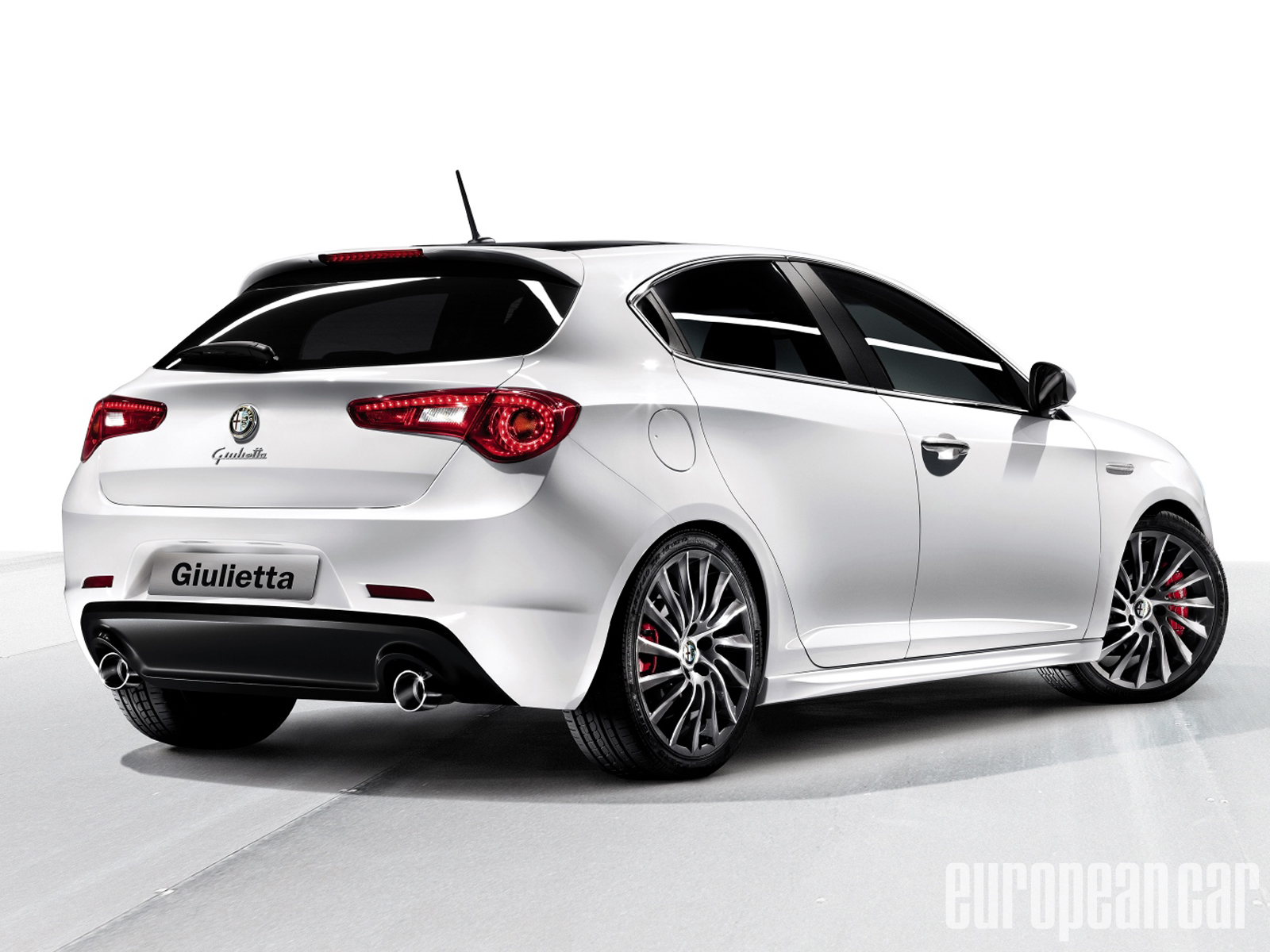 http://4.bp.blogspot.com/_7XKM5uAPfD8/THugDCHvqFI/AAAAAAAAAKs/HlzE5v6NKhw/s1600/epcp_0912_02_o%2B2010_alfa_romeo_giulietta%2Bright_rear.jpg