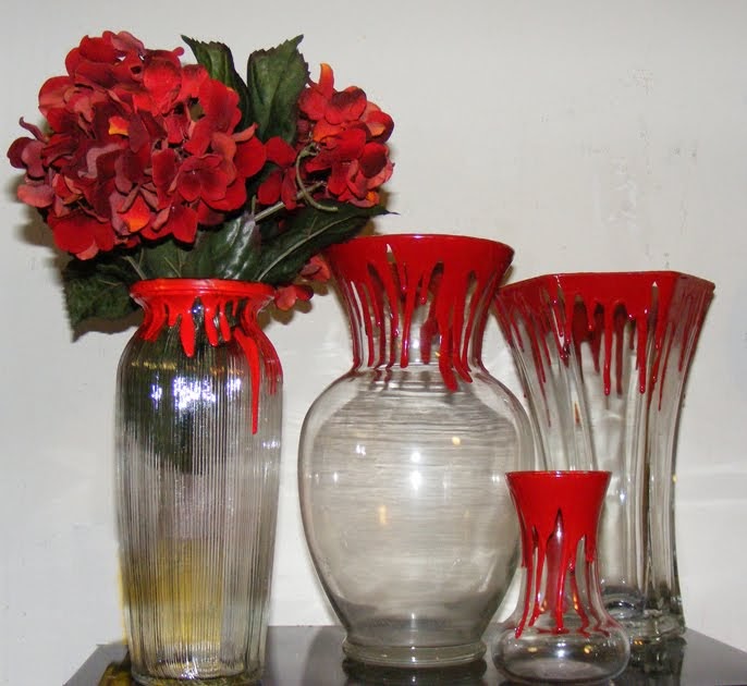 the queen of halloween BLOODY VASES