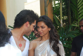 Kingfisher Calender: Salman Khan at the Launch of Kingfisher Calendar 2011 Vijay Mallya launched the Kingfisher Calendar 2010, with a little help from Salman Khan