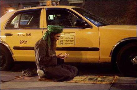 [03_muslim_prayer.jpg]