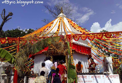 Travel, Beautiful Pokhara, Tourism, Tourist in Temple,Religious people, Pilgrims ,n95 ,Nokia n95,