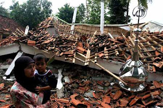Rumah Rata dengan tanah Rumah Rata dengan tanah