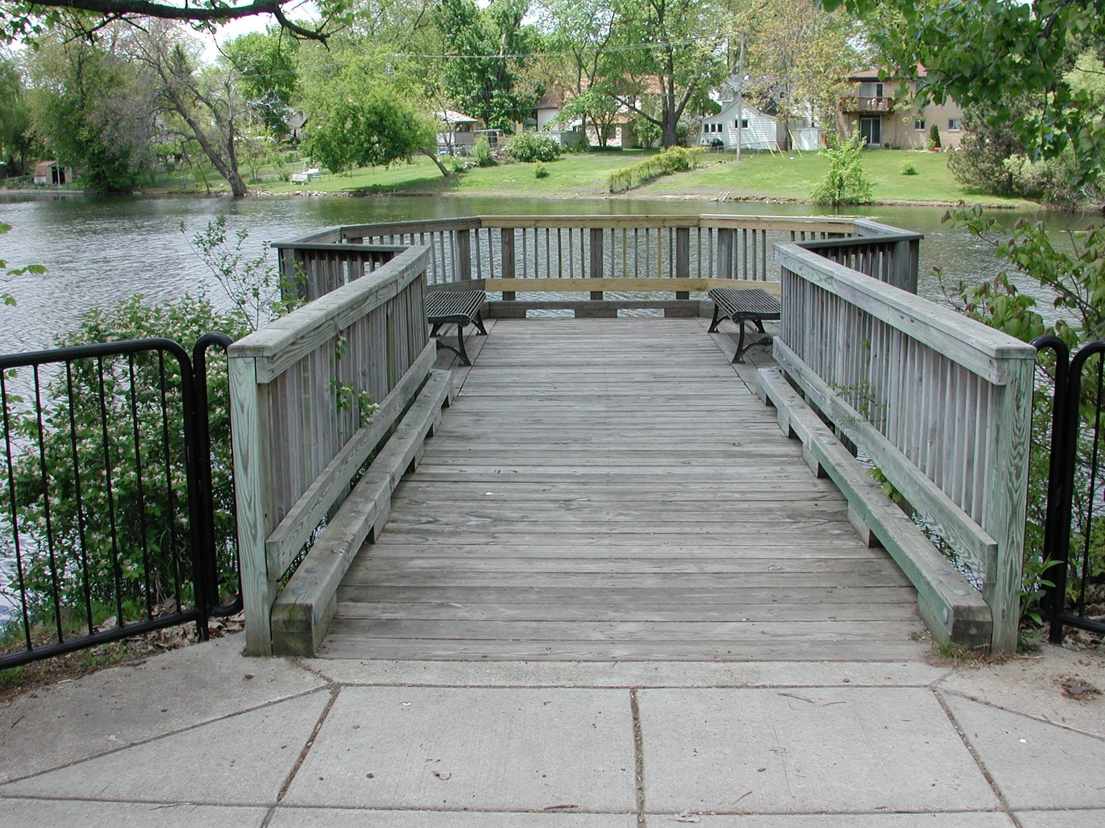 [walkway7.JPG]