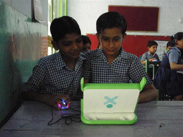 [P4290342+(Small).JPG]