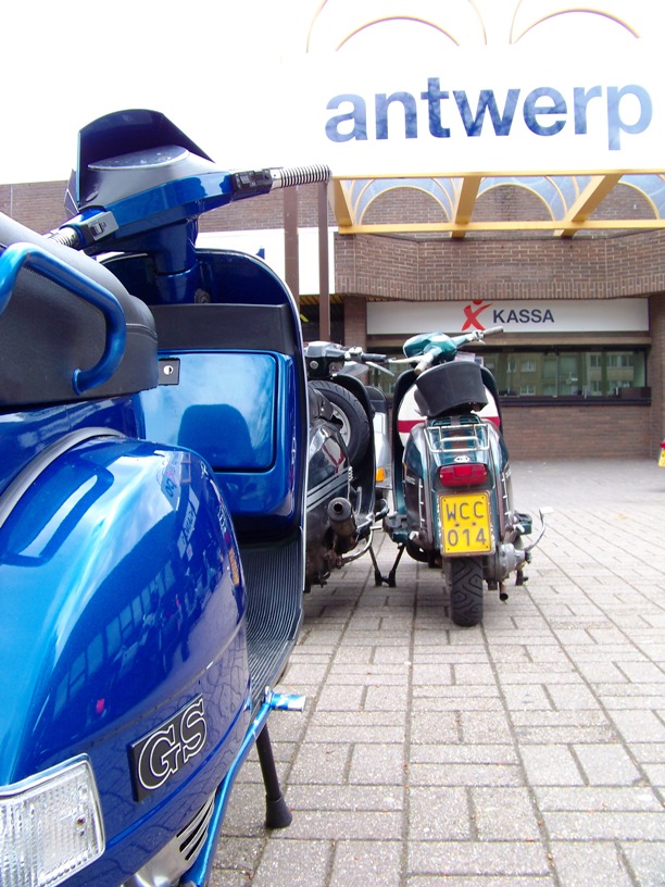 MOTORCYCLE 74 11th Int. Scooter custom show Antwerp Belgium 28 03 2010