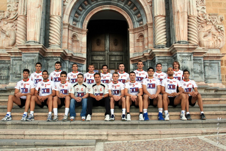 [Equipo+de+Voleibol+-+CV+CARAVACA+2010.jpg]