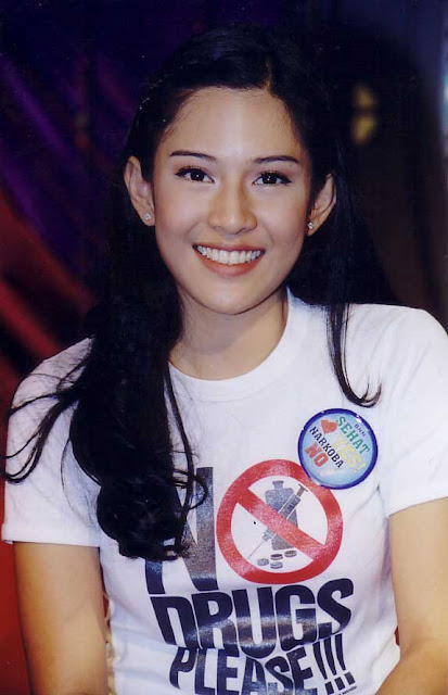 Beautiful Indonesian Celebrities: Dian Sastrowardoyo