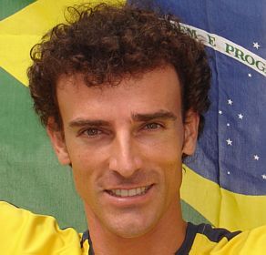 http://4.bp.blogspot.com/_7laZjEgXyRU/TFxosRkM--I/AAAAAAAADus/OiMAkN0rhHg/S740/emanuel_voleidepraia_1.jpg