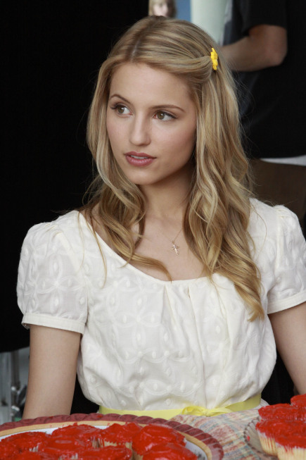 Dianna Agron as Quinn Fabray in Glee. oh btw, i spend my evening wisely this 
