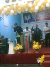 Pregando a Palavra...