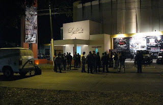 Fotografias de la Balacera en un bar en Zapopan en donde muere una mujerymas de 20 heridos Fotografias de la Balacera en un bar en Zapopan en donde muere una mujerymas de 20 heridos