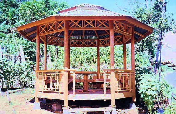 rumah kayu minahasa