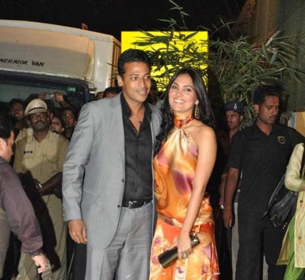 Honeymoon time for Mahesh-Lara Honeymoon time for Mahesh-Lara