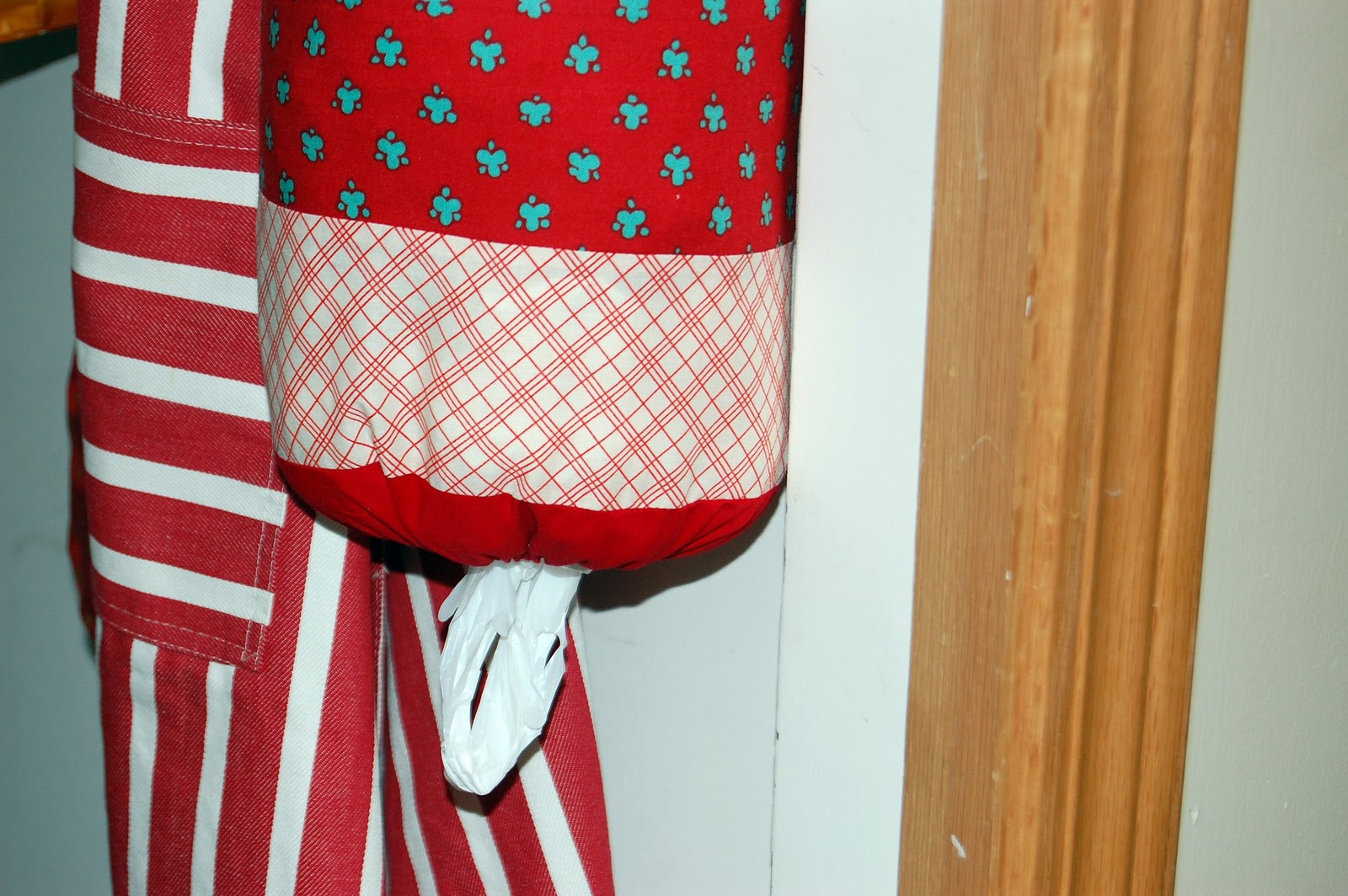 It's Good for the Heart Grocery Bag Holder