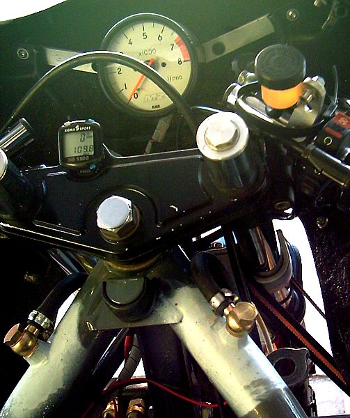 [anschluesse_oben.jpg]