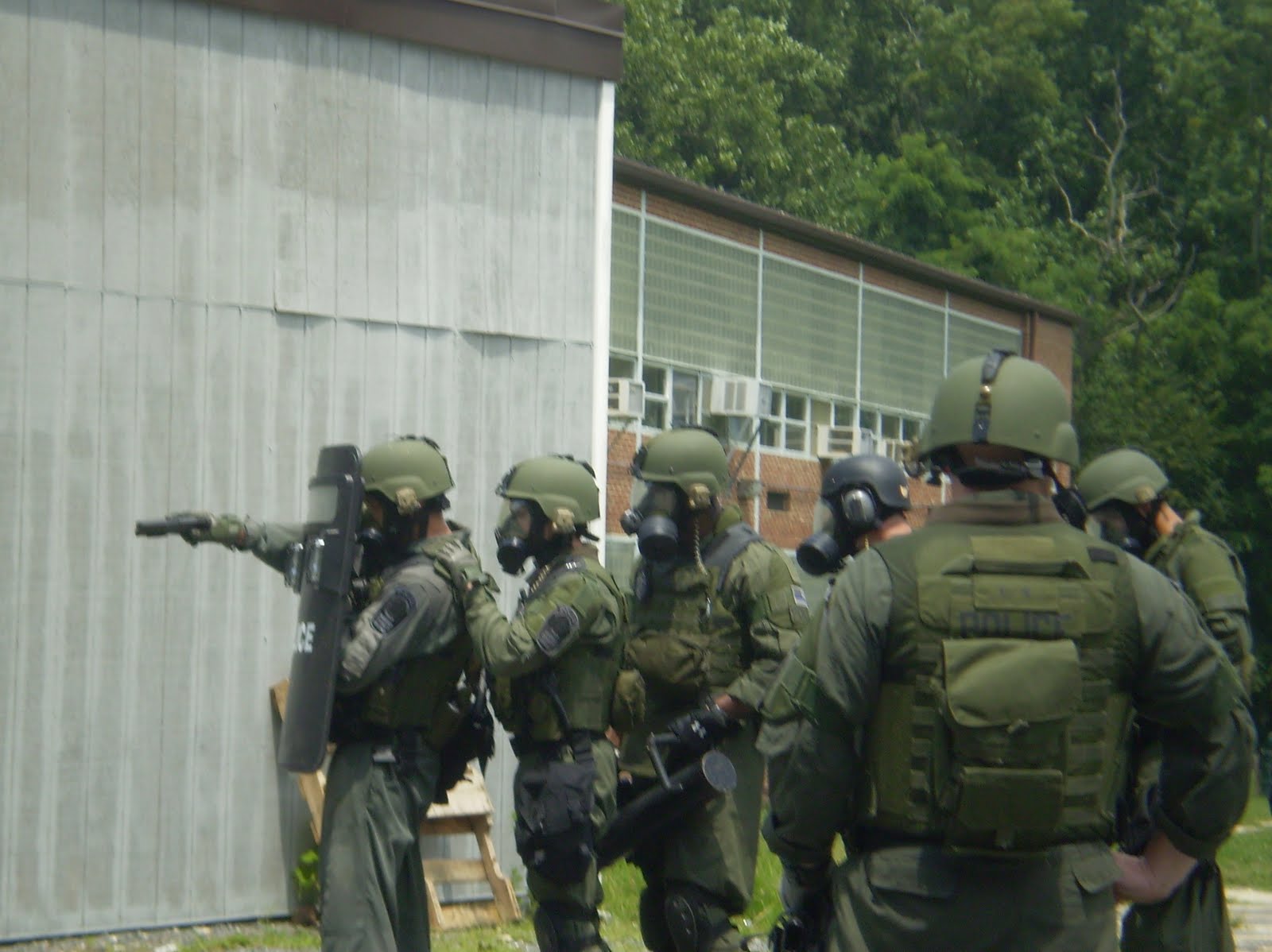 the Annandale Blog Fairfax Police SWAT team conducts training exercise