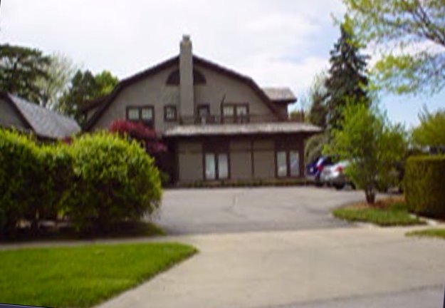 [buffett_house.jpg]