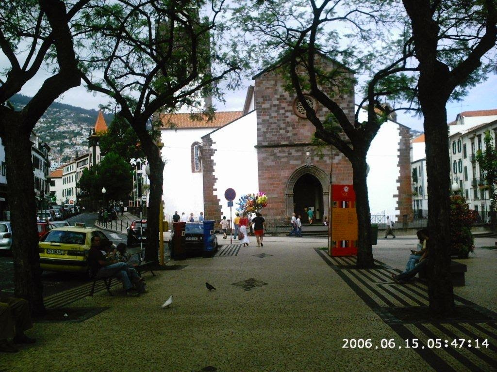 [PHOT0077.jpg]