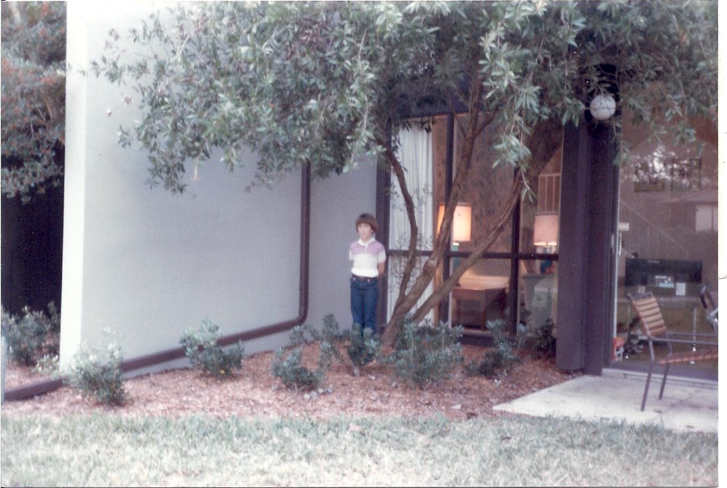 [VacaVillOutside.jpg]