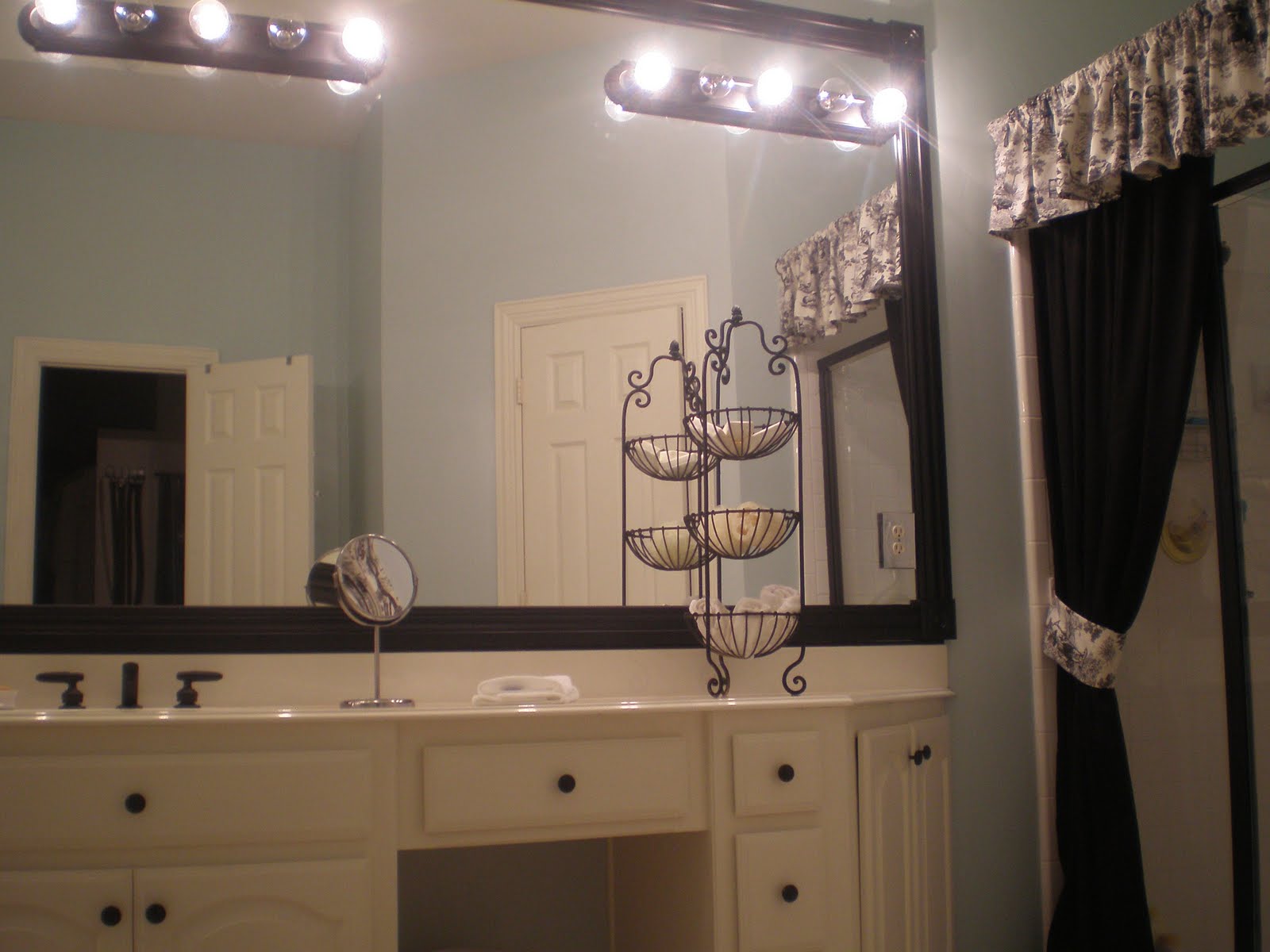 Can you Spray Paint Bathroom faucets?...Oh yes you can! The Style Sisters