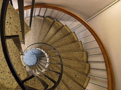 Spiraltrappa i betong.