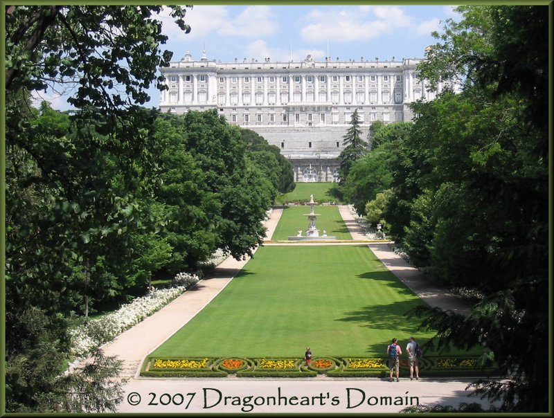 [Palacio_Real_Madrid+austrias.jpg]