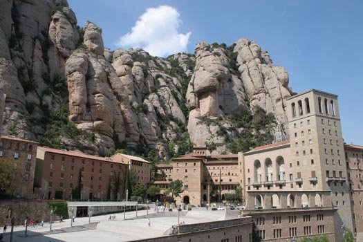 Muntele Montserrat-Manastirea