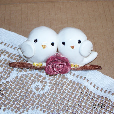 Tweets in Love Birds with Rose Wedding Anniversary Hand Built Ceramic Cake Tweets in Love Birds with Rose Wedding Anniversary Hand Built Ceramic Cake