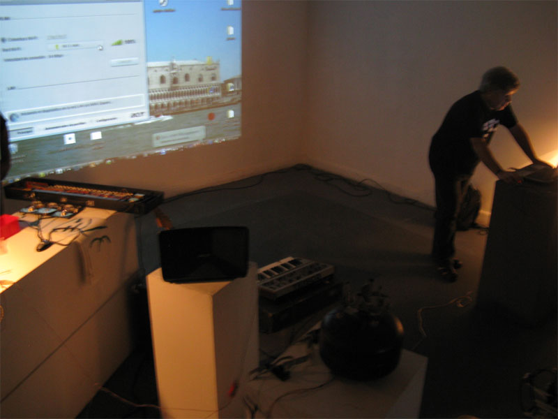 [drkbtmvd_arduino__0041_IMG_2549.JPG.jpg]